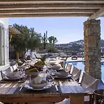 Dreamlike Mykonos * أورنوس