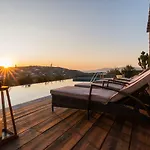 Dreamlike Mykonos * أورنوس