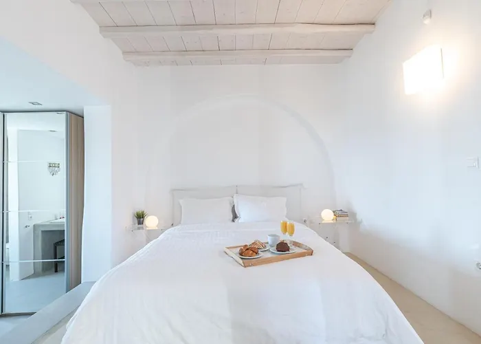 Dreamlike Mykonos Villa *